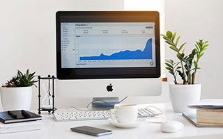 九游娱乐-英超激烈争夺，豪门战火升腾